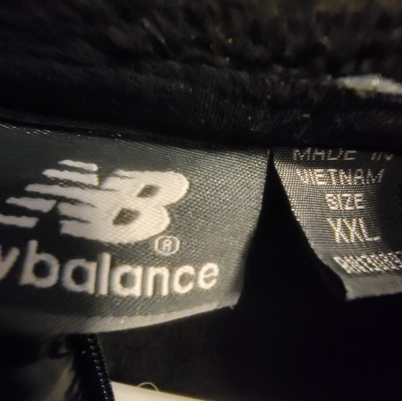 New Balance Sweater style hoodie jacket - Picture 4 of 6